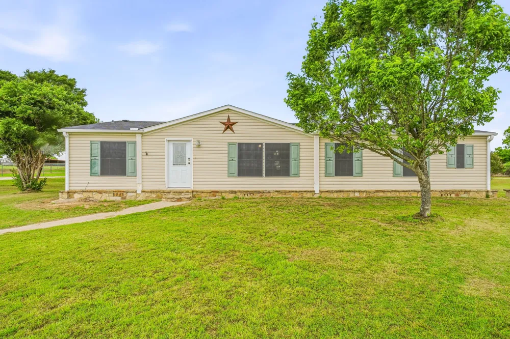 11555 US Highway 377 Stephenville, TX 76401