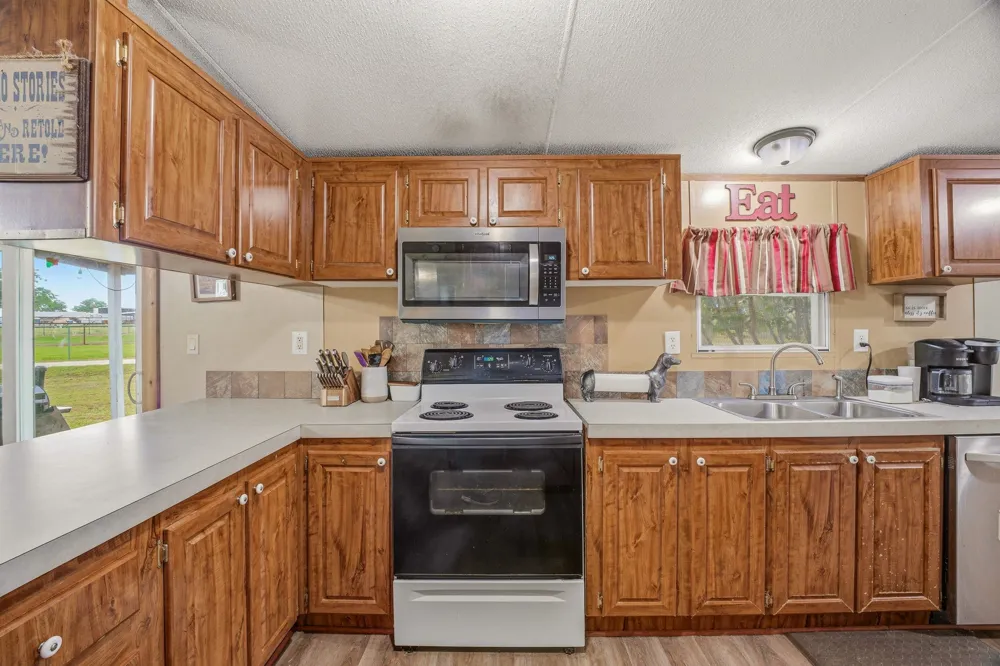 11555 US Highway 377 Stephenville, TX 76401