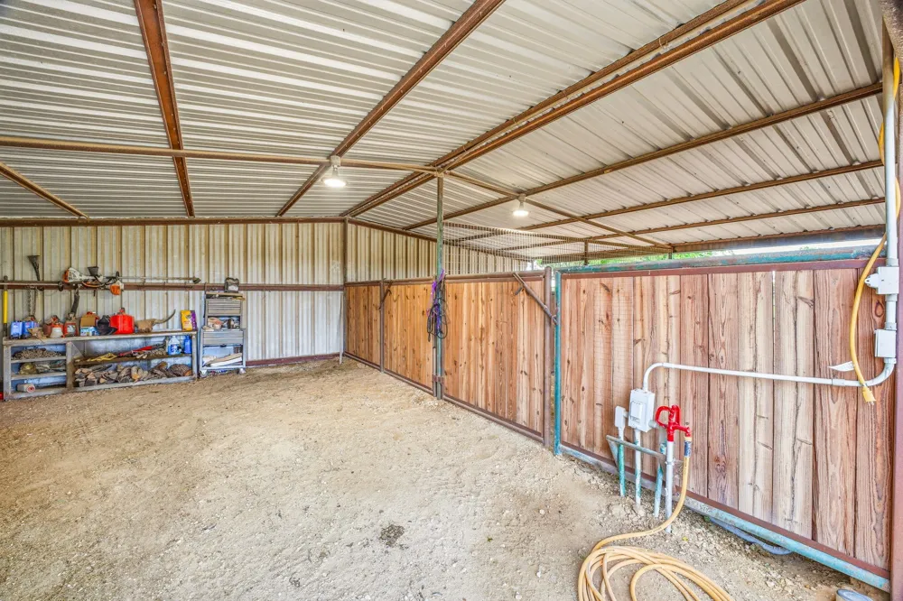 11555 US Highway 377 Stephenville, TX 76401