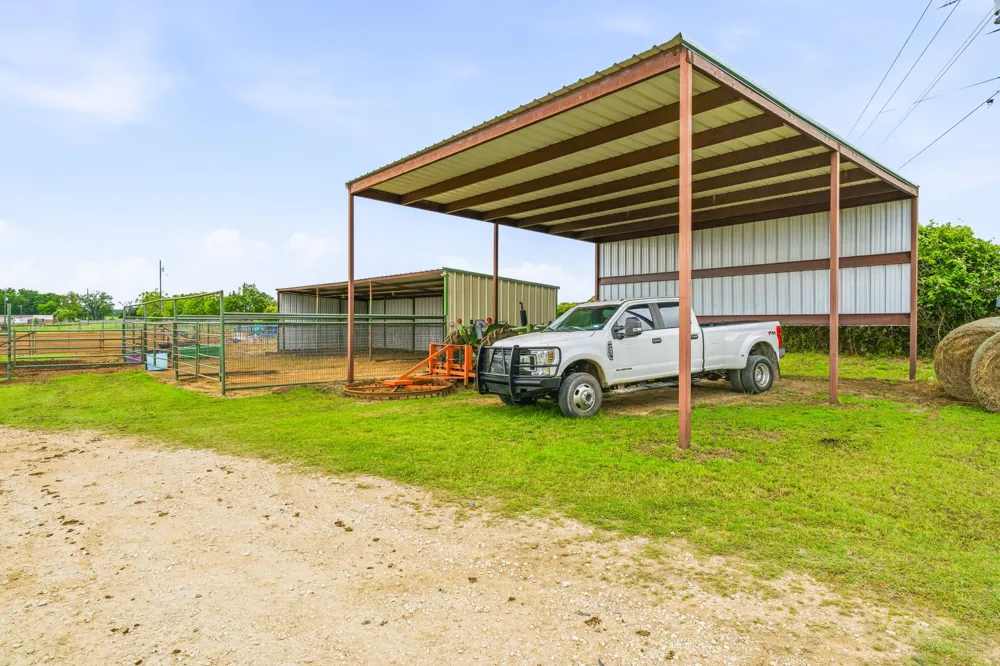 11555 US Highway 377 Stephenville, TX 76401