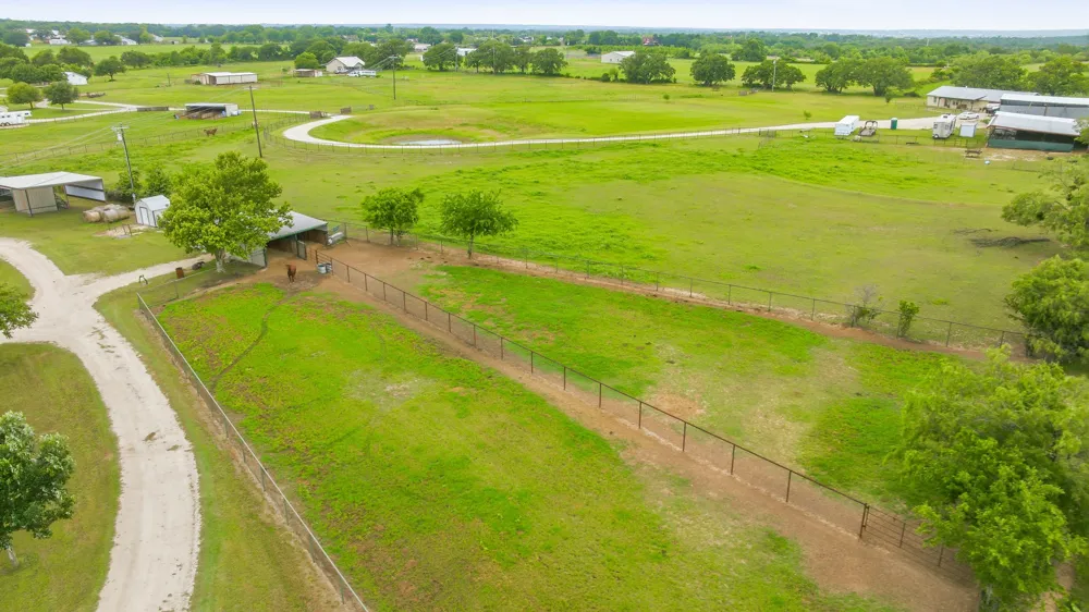 11555 US Highway 377 Stephenville, TX 76401