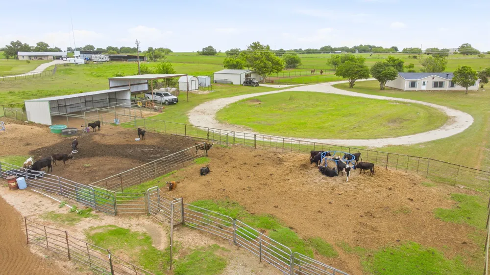 11555 US Highway 377 Stephenville, TX 76401