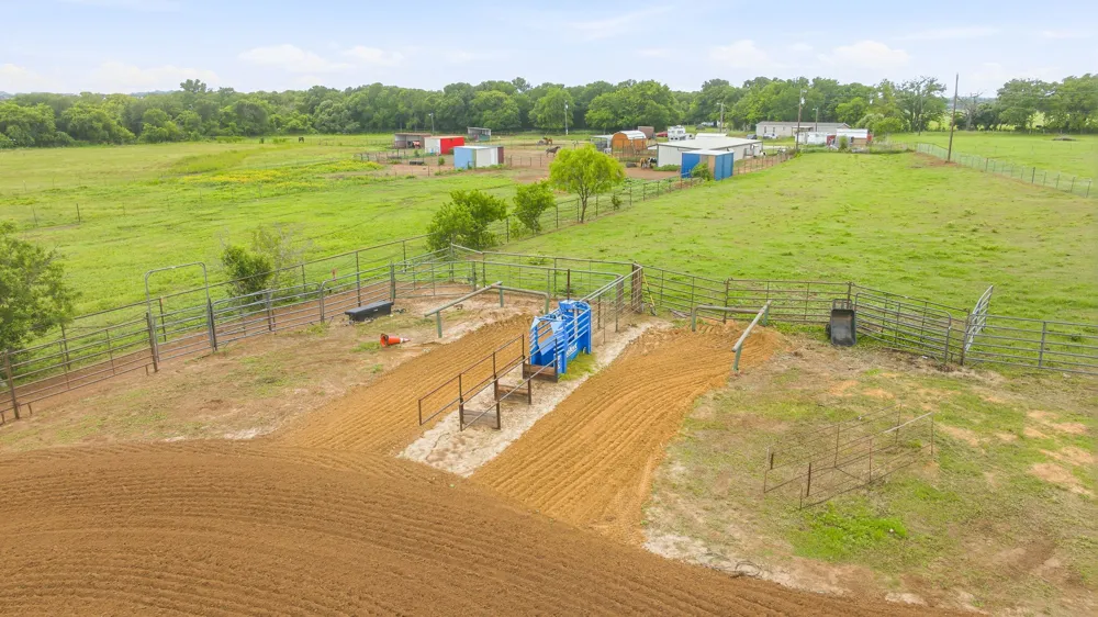 11555 US Highway 377 Stephenville, TX 76401