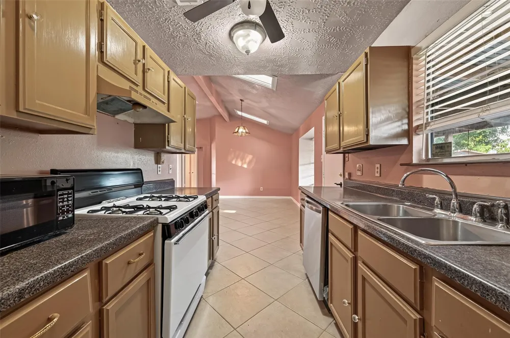 10706 Thorncliff Drive Humble, TX 77396