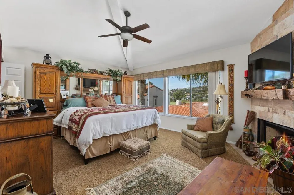 2520 Navarra Dr #C Carlsbad, CA 92009
