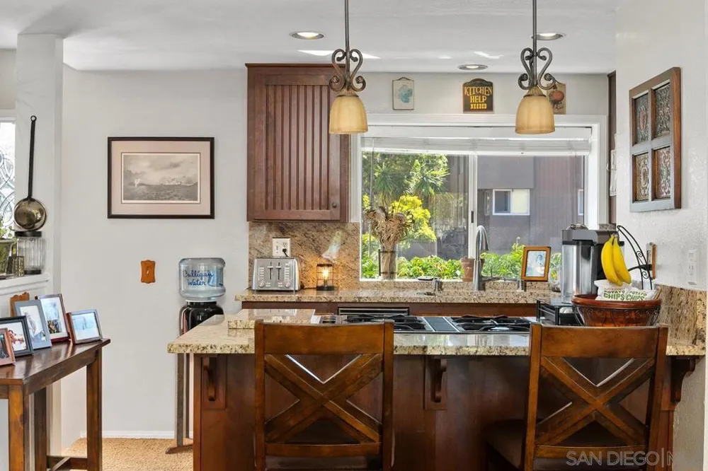2520 Navarra Dr #C Carlsbad, CA 92009