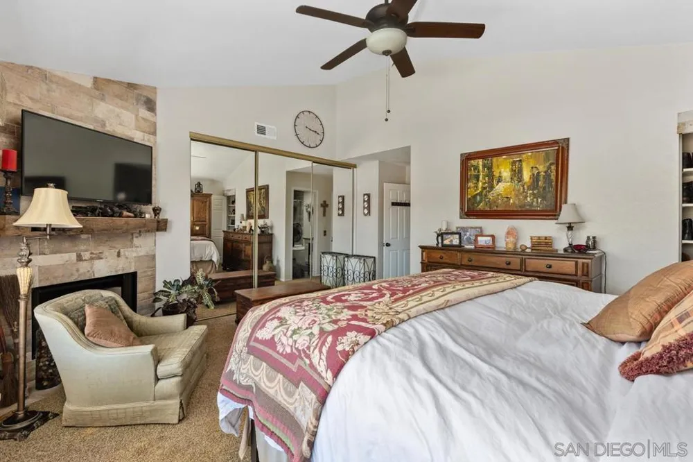 2520 Navarra Dr #C Carlsbad, CA 92009