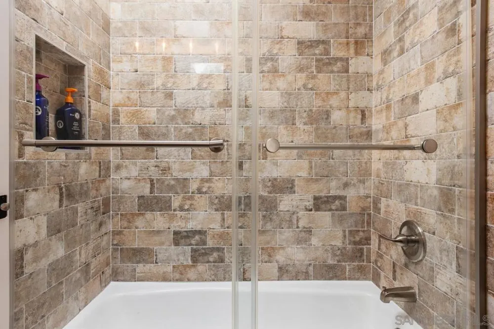 2520 Navarra Dr #C Carlsbad, CA 92009