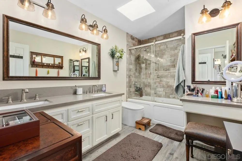 2520 Navarra Dr #C Carlsbad, CA 92009