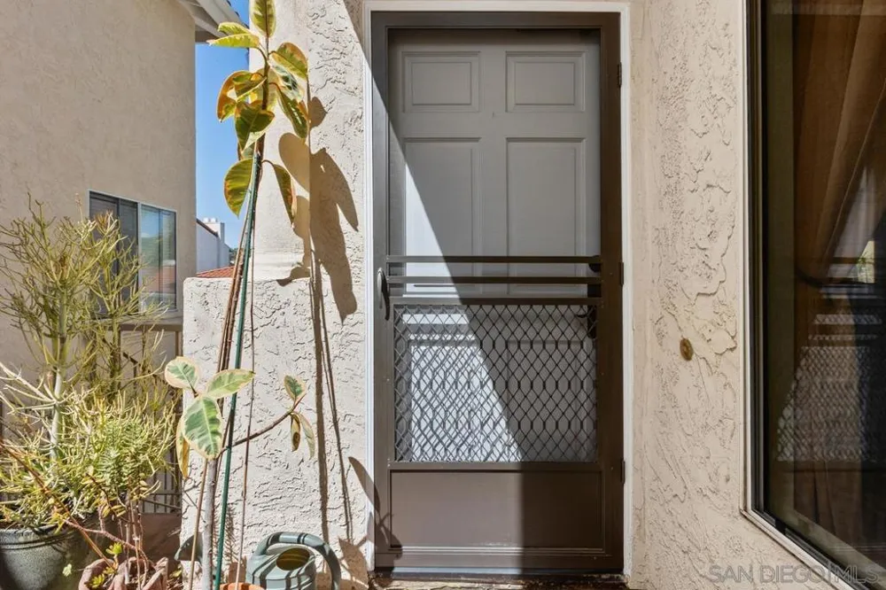 2520 Navarra Dr #C Carlsbad, CA 92009