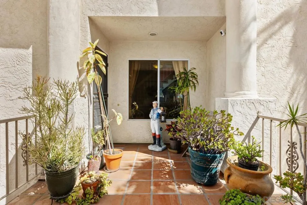 2520 Navarra Dr #C Carlsbad, CA 92009