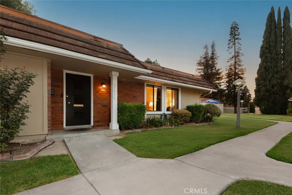23475 Los Grandes Aliso Viejo, CA 92656