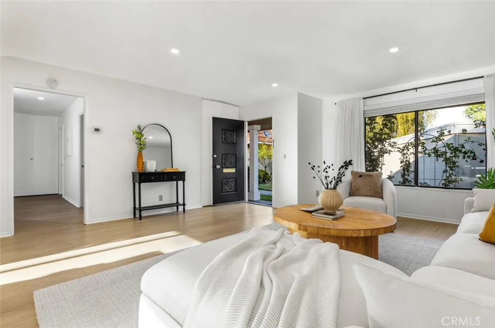 23475 Los Grandes Aliso Viejo, CA 92656
