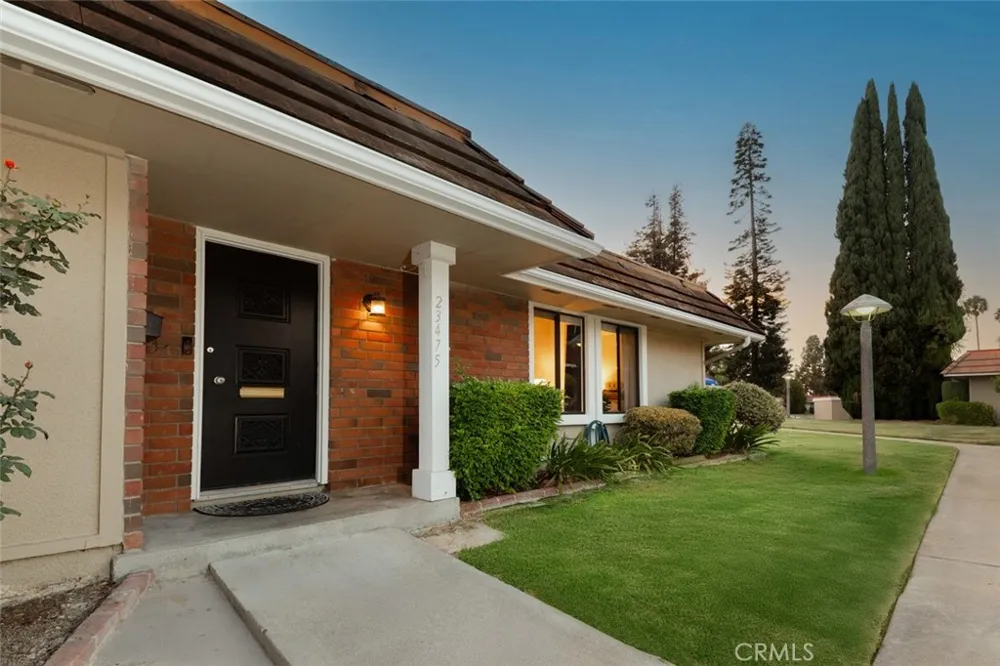 23475 Los Grandes Aliso Viejo, CA 92656