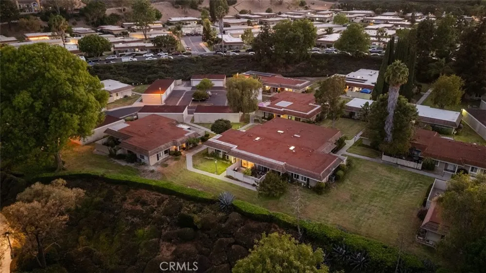 23475 Los Grandes Aliso Viejo, CA 92656