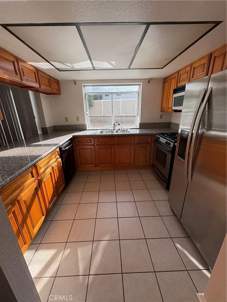 1524 Canterbury Redlands, CA 92374