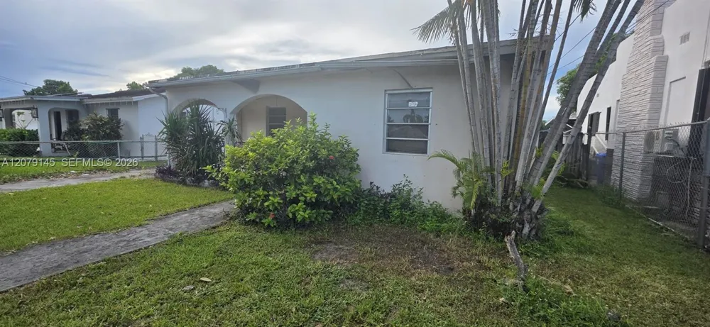 3441 NW 17th St Miami, FL 33125