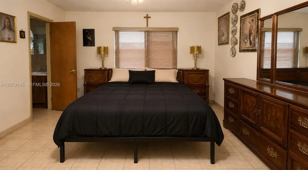 3441 NW 17th St Miami, FL 33125