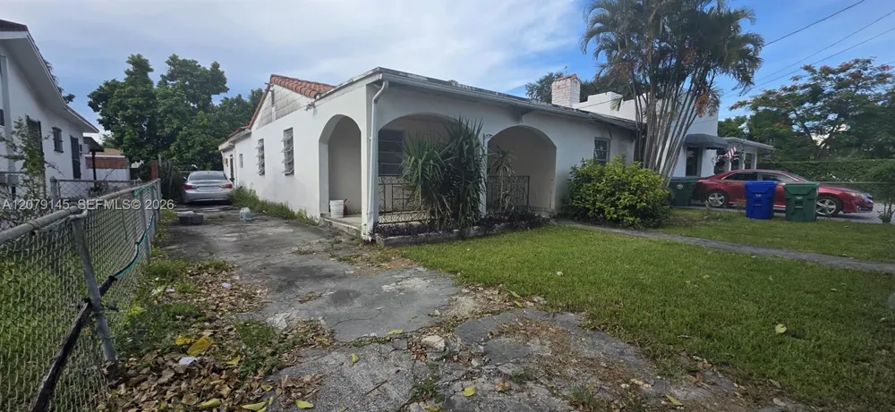 3441 NW 17th St Miami, FL 33125