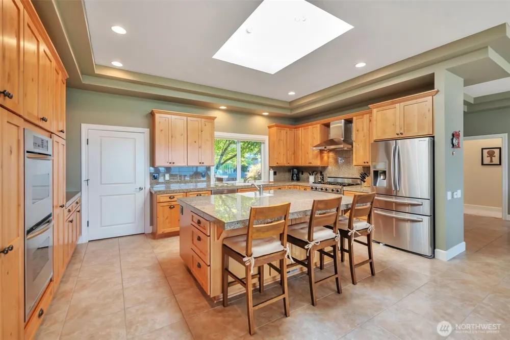 302 Noblecliff Place Langley, WA 98260