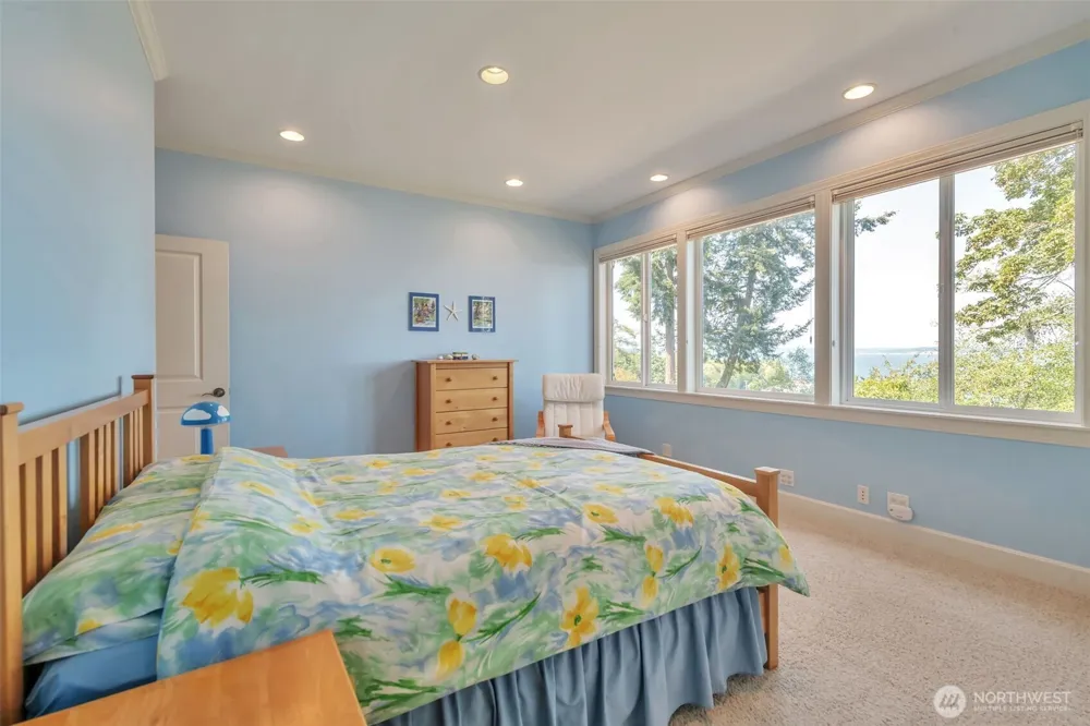 302 Noblecliff Place Langley, WA 98260