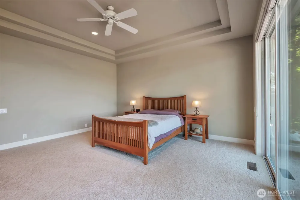 302 Noblecliff Place Langley, WA 98260