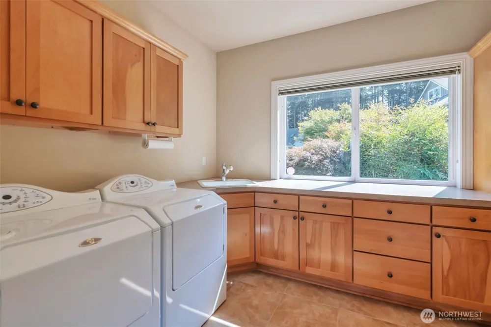 302 Noblecliff Place Langley, WA 98260