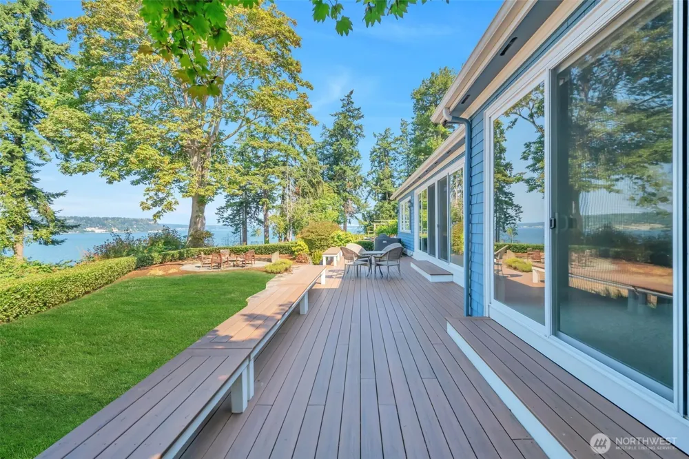 302 Noblecliff Place Langley, WA 98260