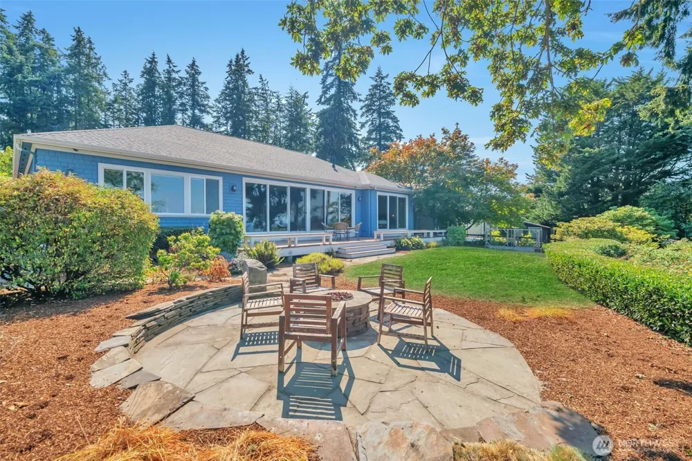 302 Noblecliff Place Langley, WA 98260