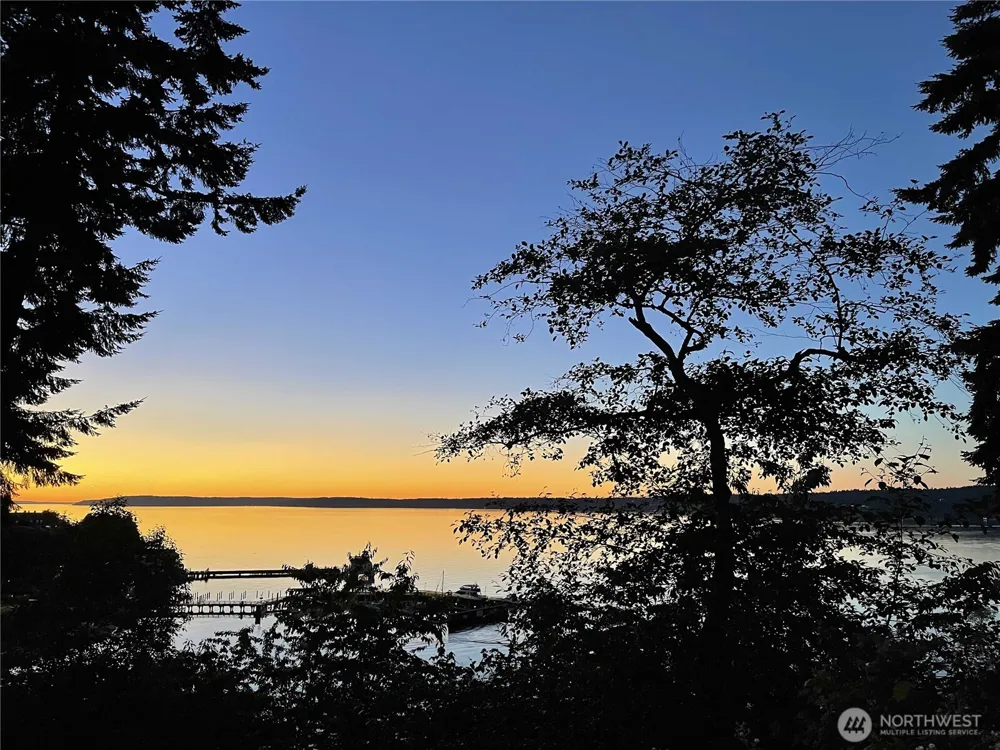 302 Noblecliff Place Langley, WA 98260