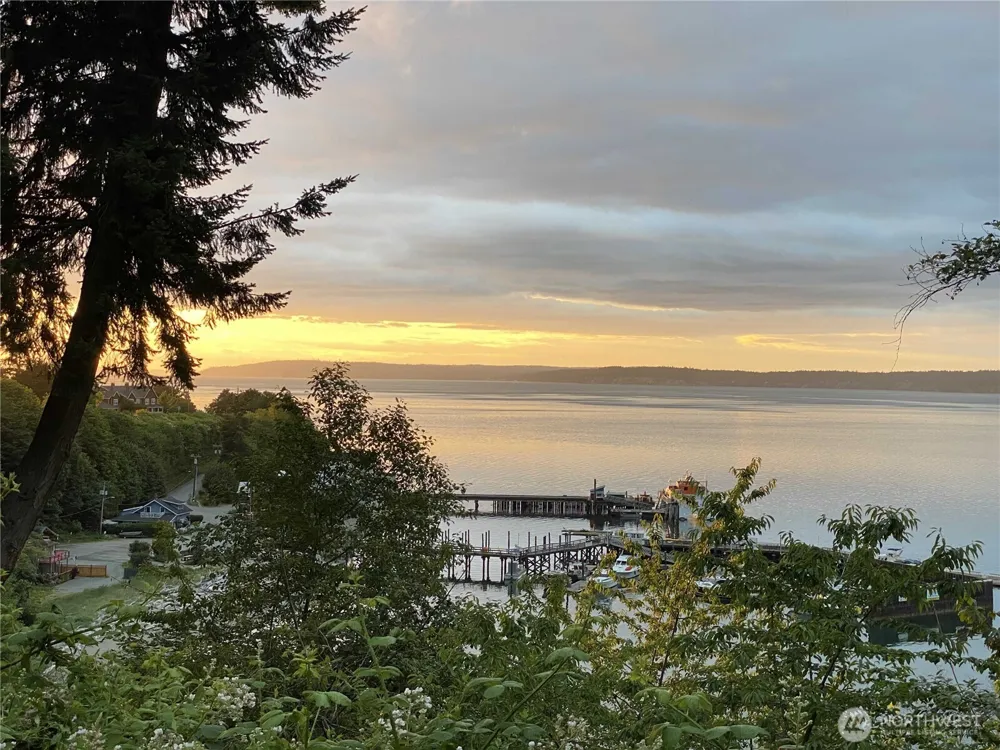 302 Noblecliff Place Langley, WA 98260