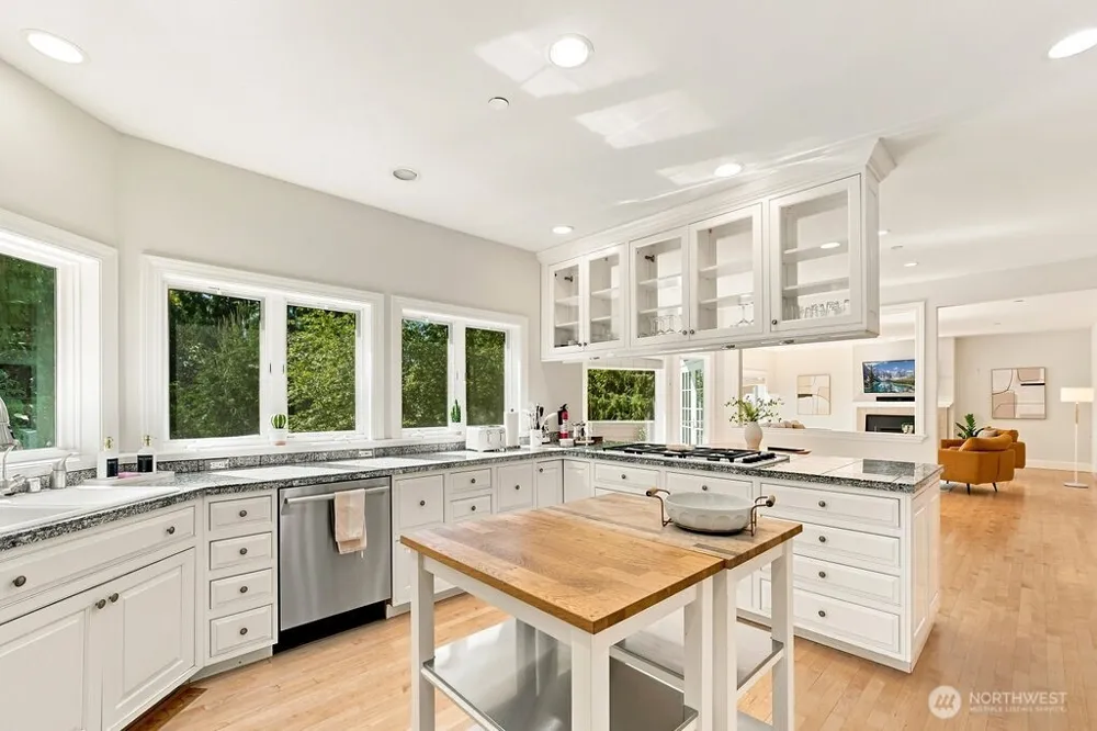 26020 SE Old Black Nugget Road Issaquah, WA 98029