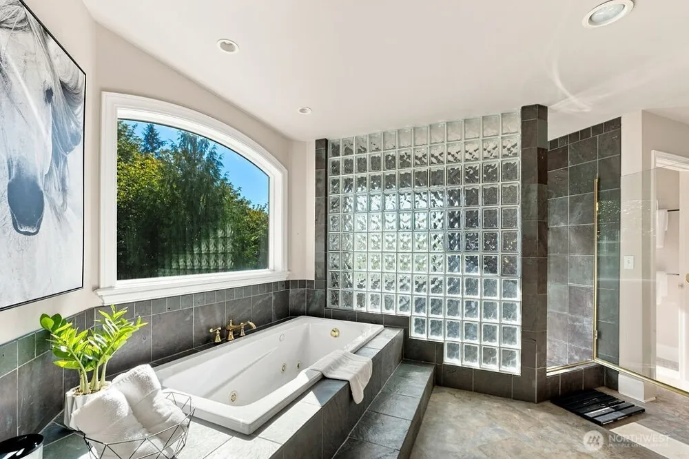 26020 SE Old Black Nugget Road Issaquah, WA 98029