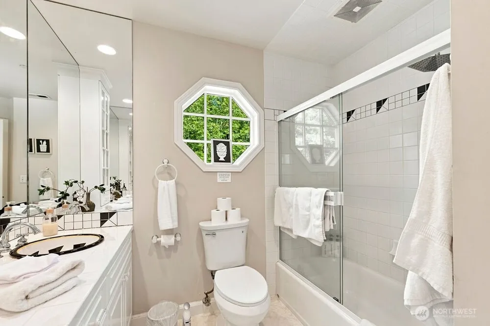 26020 SE Old Black Nugget Road Issaquah, WA 98029