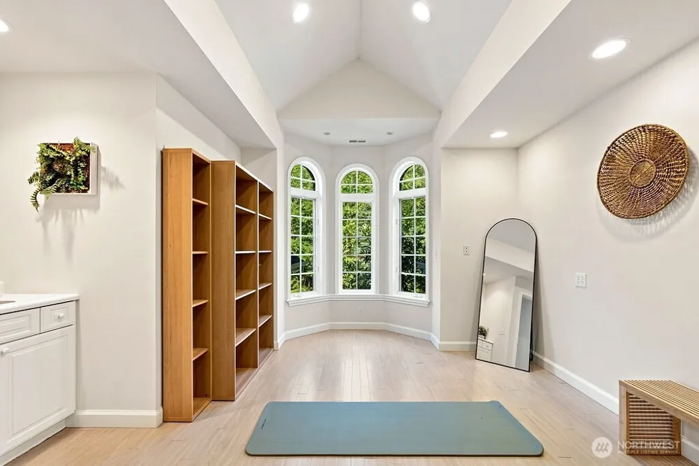 26020 SE Old Black Nugget Road Issaquah, WA 98029