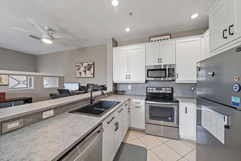 4206 VIA PIEDRA CIRCLE #3-202 Sarasota, FL 34233