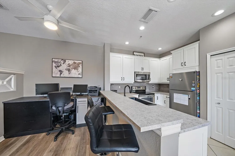 4206 VIA PIEDRA CIRCLE #3-202 Sarasota, FL 34233