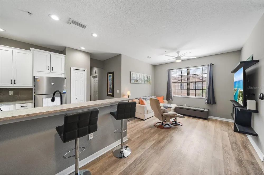 4206 VIA PIEDRA CIRCLE #3-202 Sarasota, FL 34233