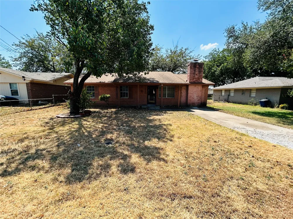 220 Texas Street Cedar Hill, TX 75104