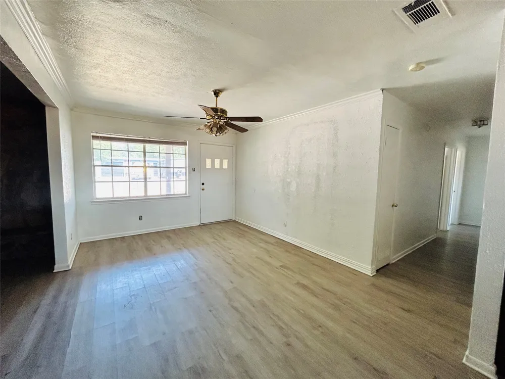 220 Texas Street Cedar Hill, TX 75104