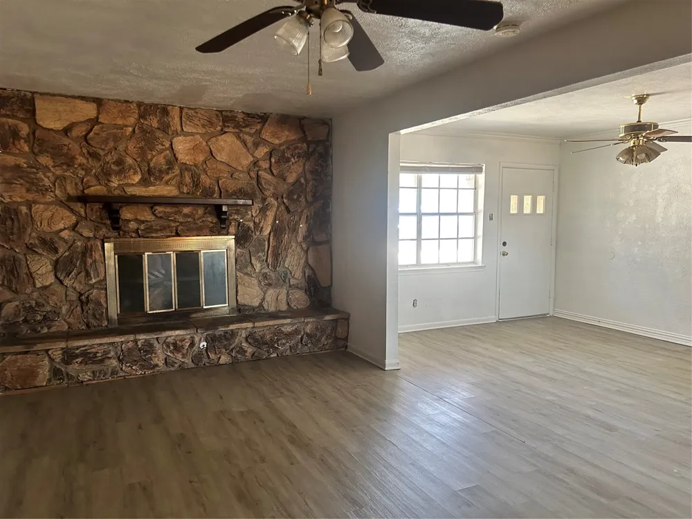 220 Texas Street Cedar Hill, TX 75104