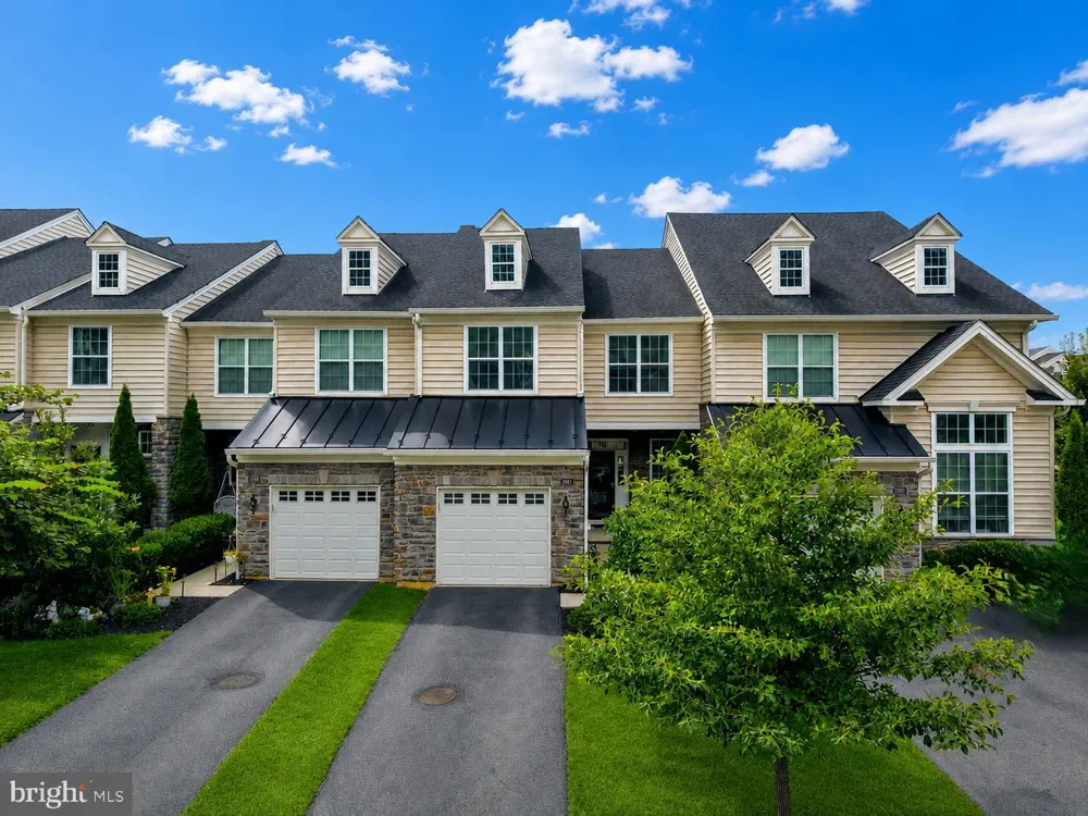 2091 JULIA DRIVE Conshohocken, PA 19428