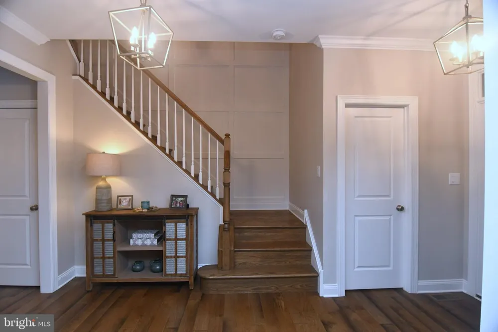 2091 JULIA DRIVE Conshohocken, PA 19428