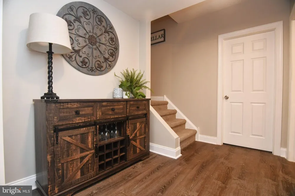 2091 JULIA DRIVE Conshohocken, PA 19428