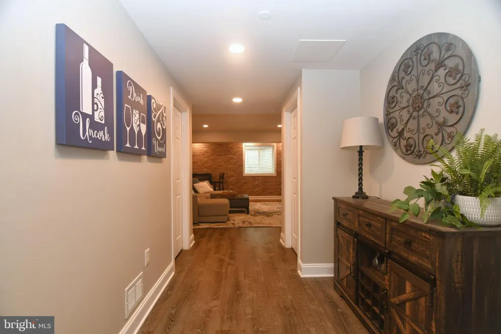 2091 JULIA DRIVE Conshohocken, PA 19428