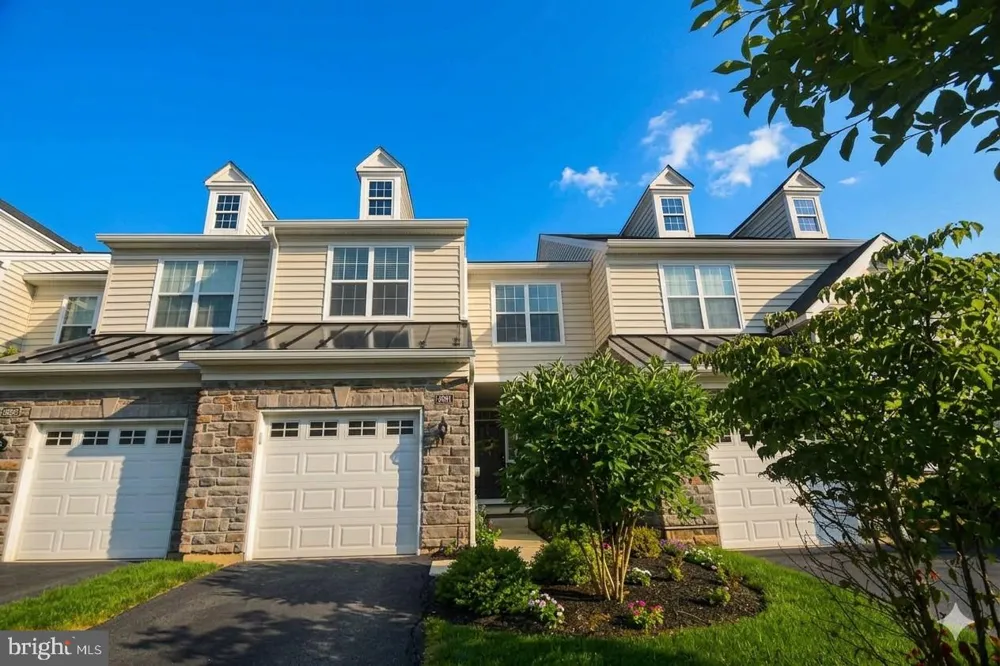 2091 JULIA DRIVE Conshohocken, PA 19428