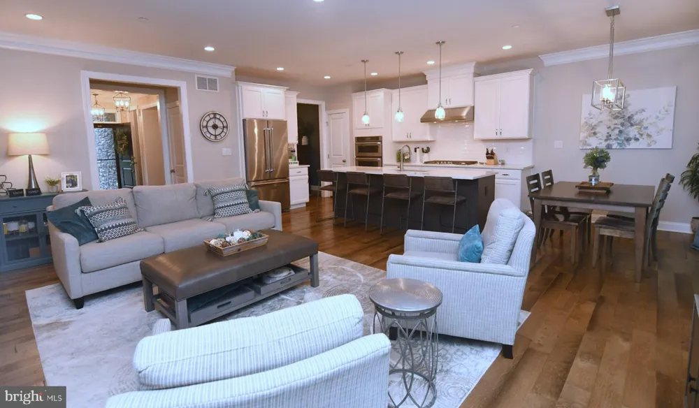 2091 JULIA DRIVE Conshohocken, PA 19428
