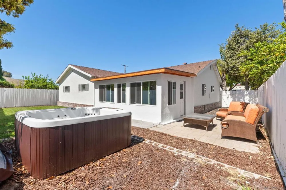 3245 Carolyn Dr Oceanside, CA 92054