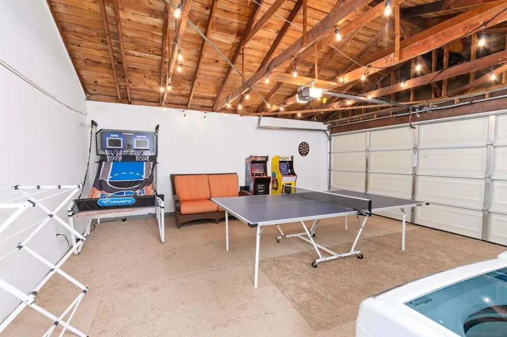 3245 Carolyn Dr Oceanside, CA 92054