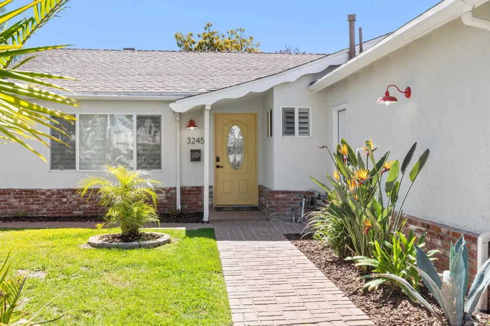 3245 Carolyn Dr Oceanside, CA 92054